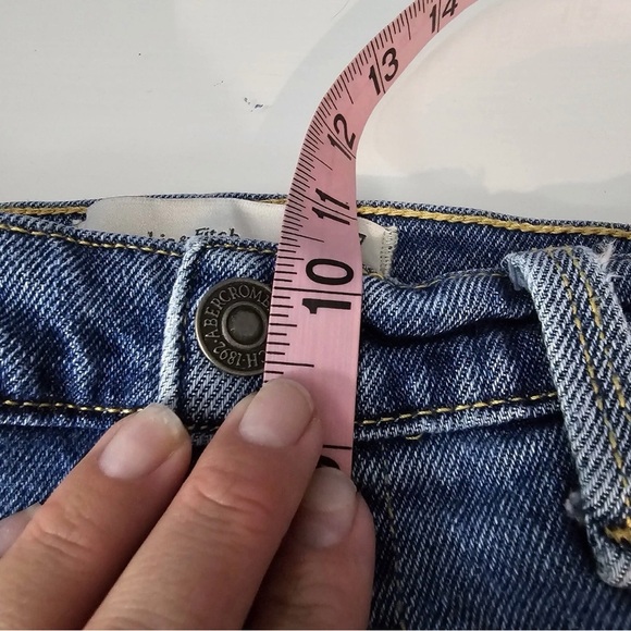 Abercrombie & Fitch - Mom Jeans - Picture 8 of 9